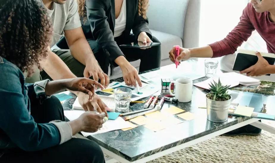 Giao tiếp hiệu quả với nền tảng quản trị doanh nghiệp Gemsocial